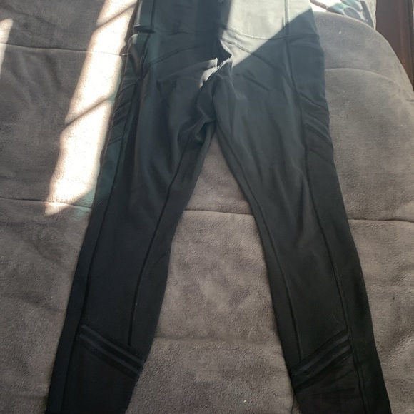 Beautiful athleta leggings - Picture 3 of 3